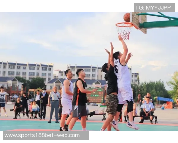 父子同台竞技雄鹿国王对决哈姆父子三人齐聚赛场展现篮球魅力