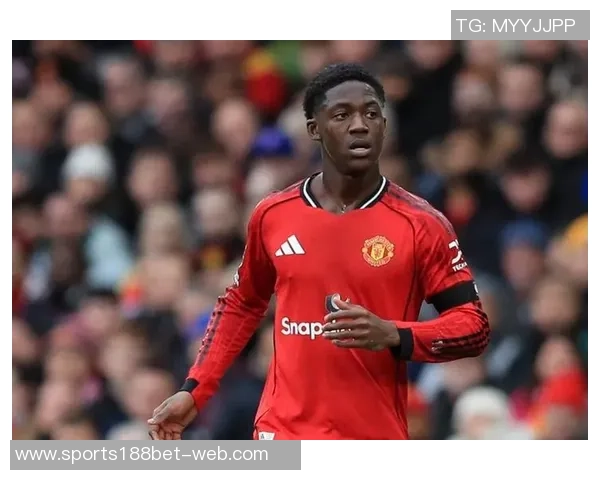 电讯报：梅努引发十多队关注曼联内部对其现状深感忧虑